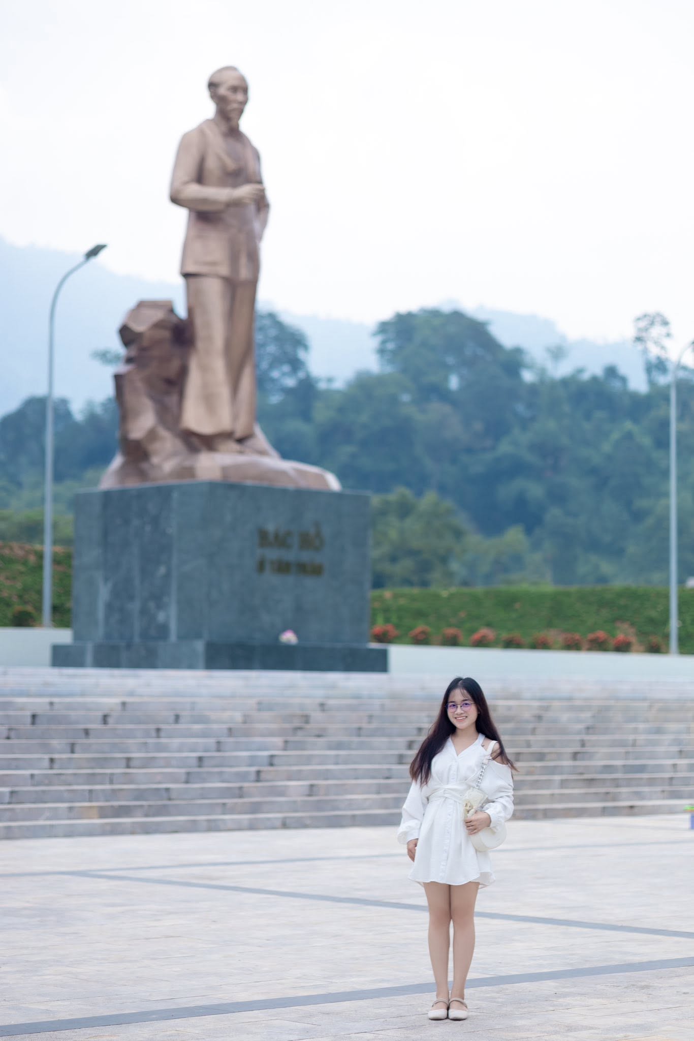 Dung và Tùng lưu giữ kỷ niệm tại Tuyên Quang